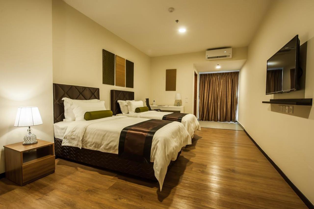 Aman Hills Hotel Kampong Timbunan Екстер'єр фото