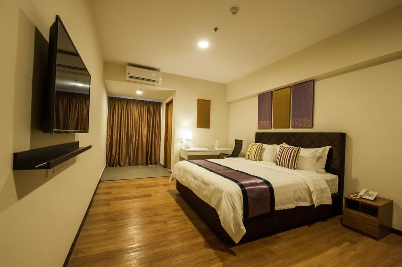 Aman Hills Hotel Kampong Timbunan Екстер'єр фото