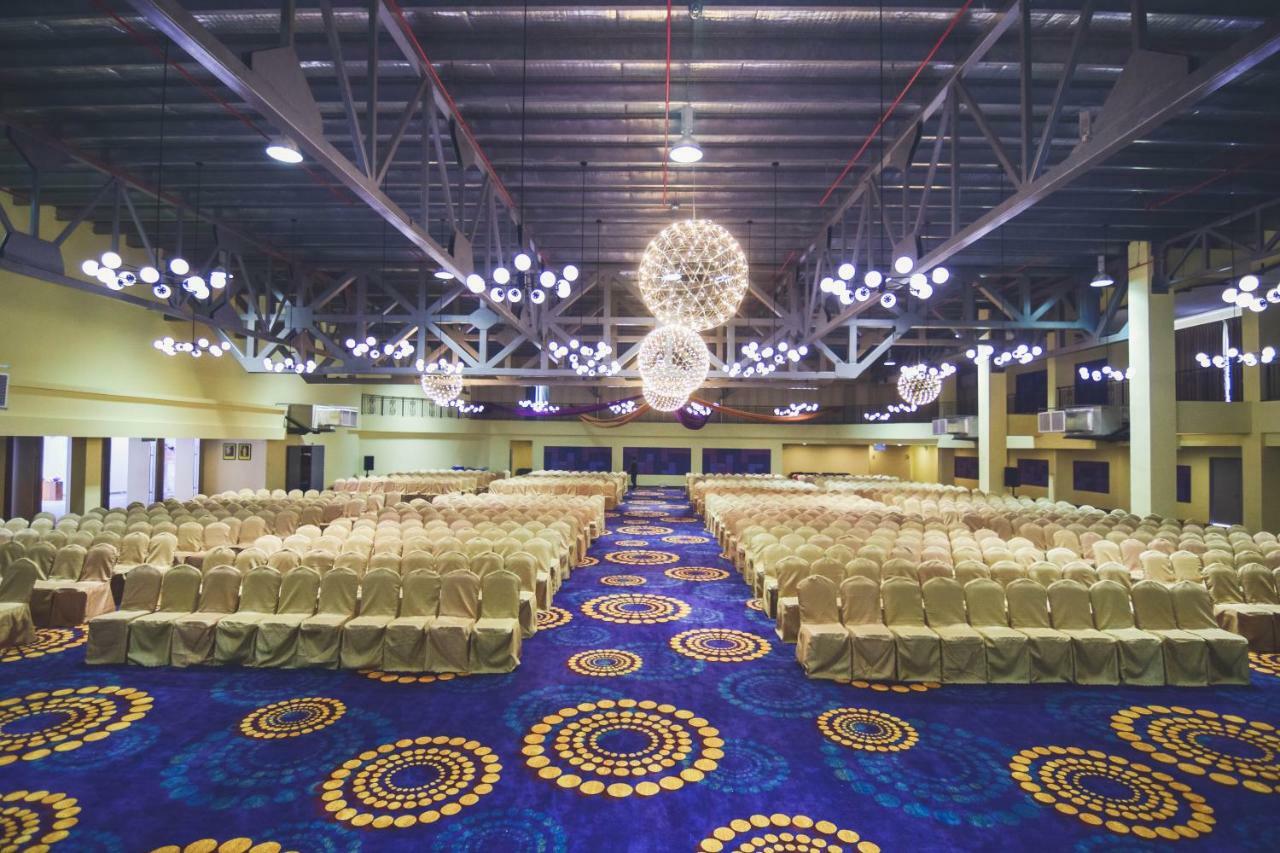 Aman Hills Hotel Kampong Timbunan Екстер'єр фото