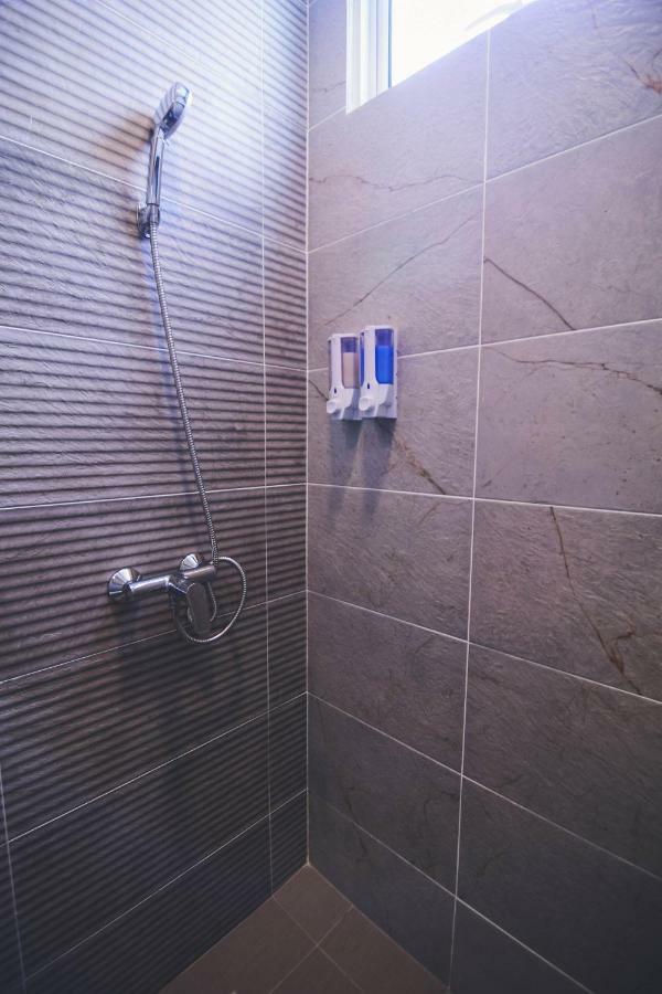 Aman Hills Hotel Kampong Timbunan Екстер'єр фото