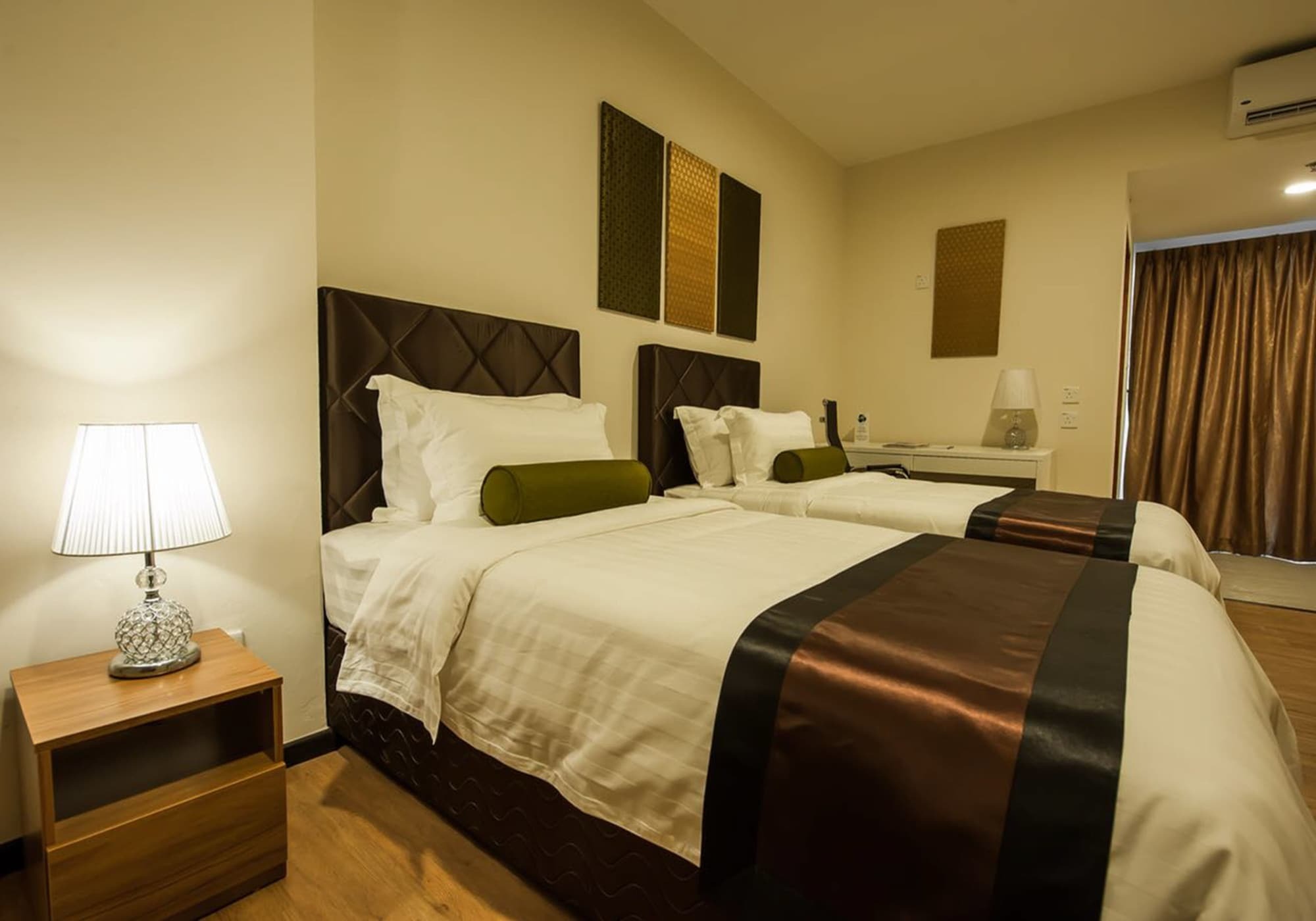 Aman Hills Hotel Kampong Timbunan Екстер'єр фото